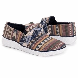 NIB Beige geometric boardwalk stroll slip-on sneaker